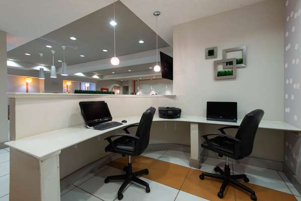 Conference Area - La Quinta Inn & Suites Hershey Harrisburg - I-81, Exit 77