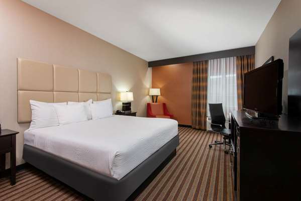  - La Quinta Inn & Suites Hershey Harrisburg - I-81, Exit 77
