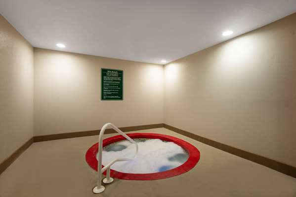 Pool - La Quinta Inn & Suites Hershey Harrisburg - I-81, Exit 77