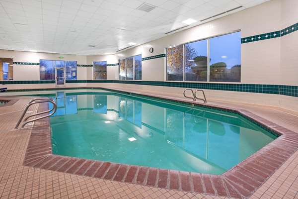 Pool - La Quinta Inn & Suites Towne Square Boise