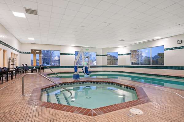 Pool - La Quinta Inn & Suites Towne Square Boise