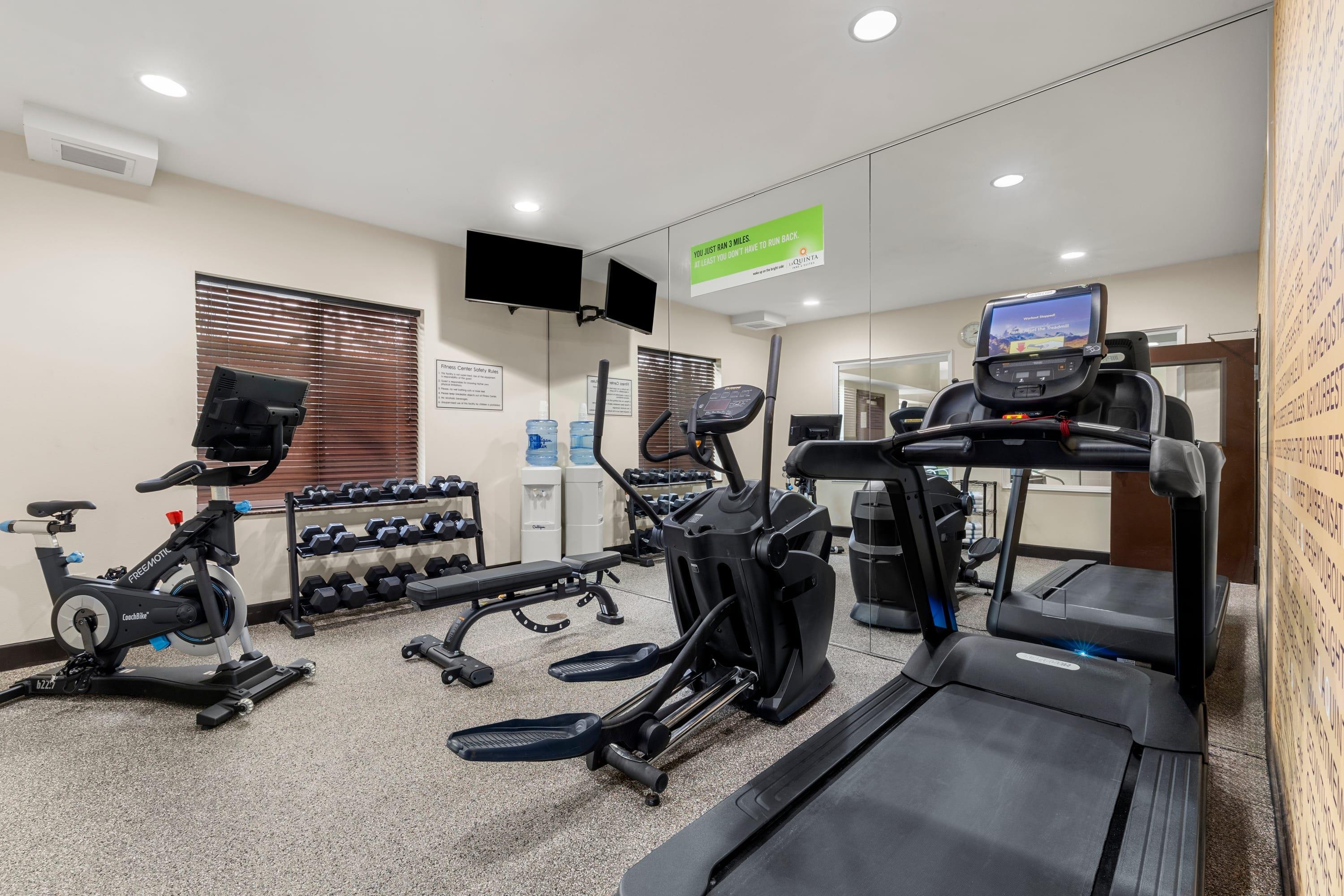 Health club fitness center gym | La Quinta Inn & Suites by Wyndham Auburn