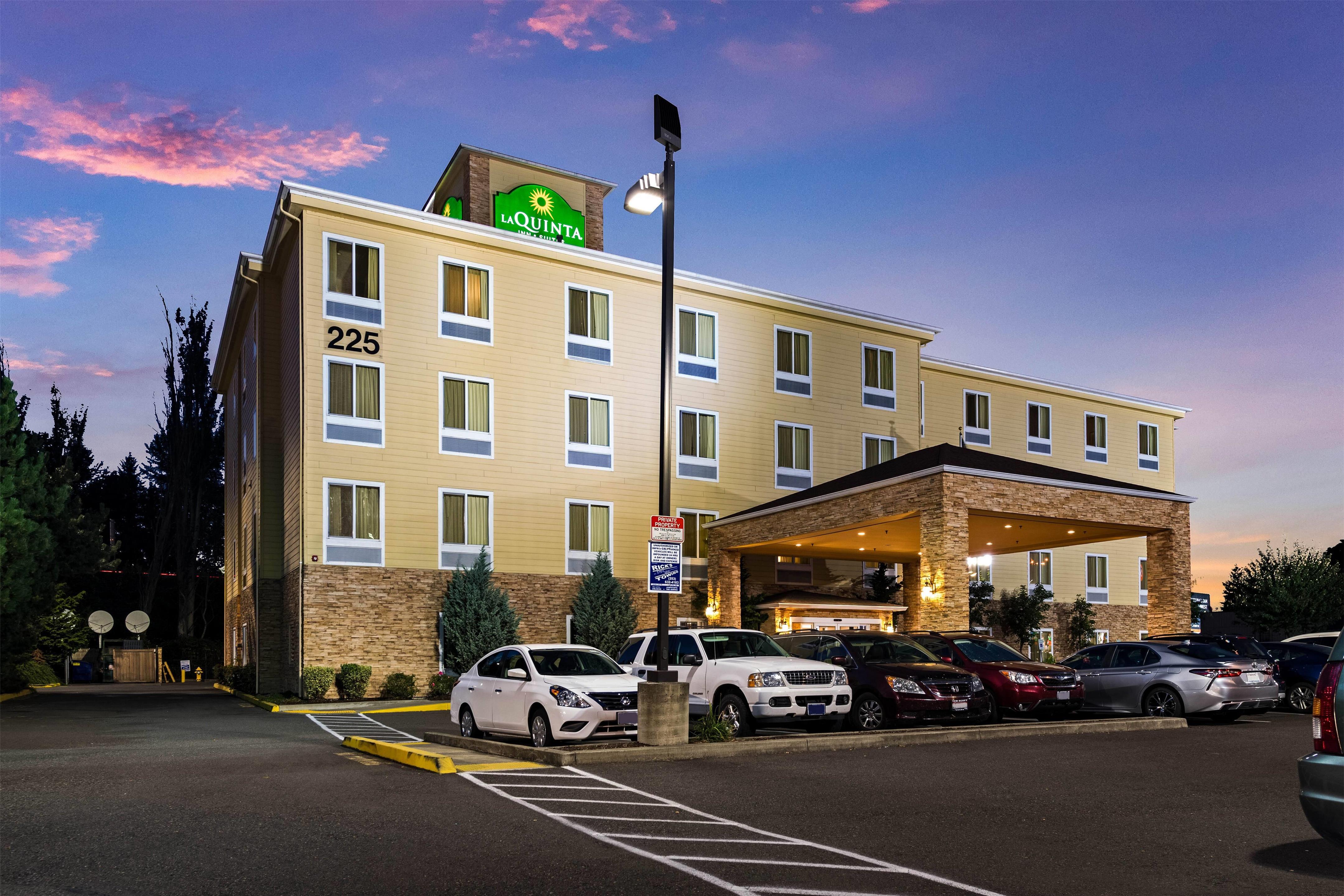 Exterior | La Quinta Inn & Suites by Wyndham Auburn