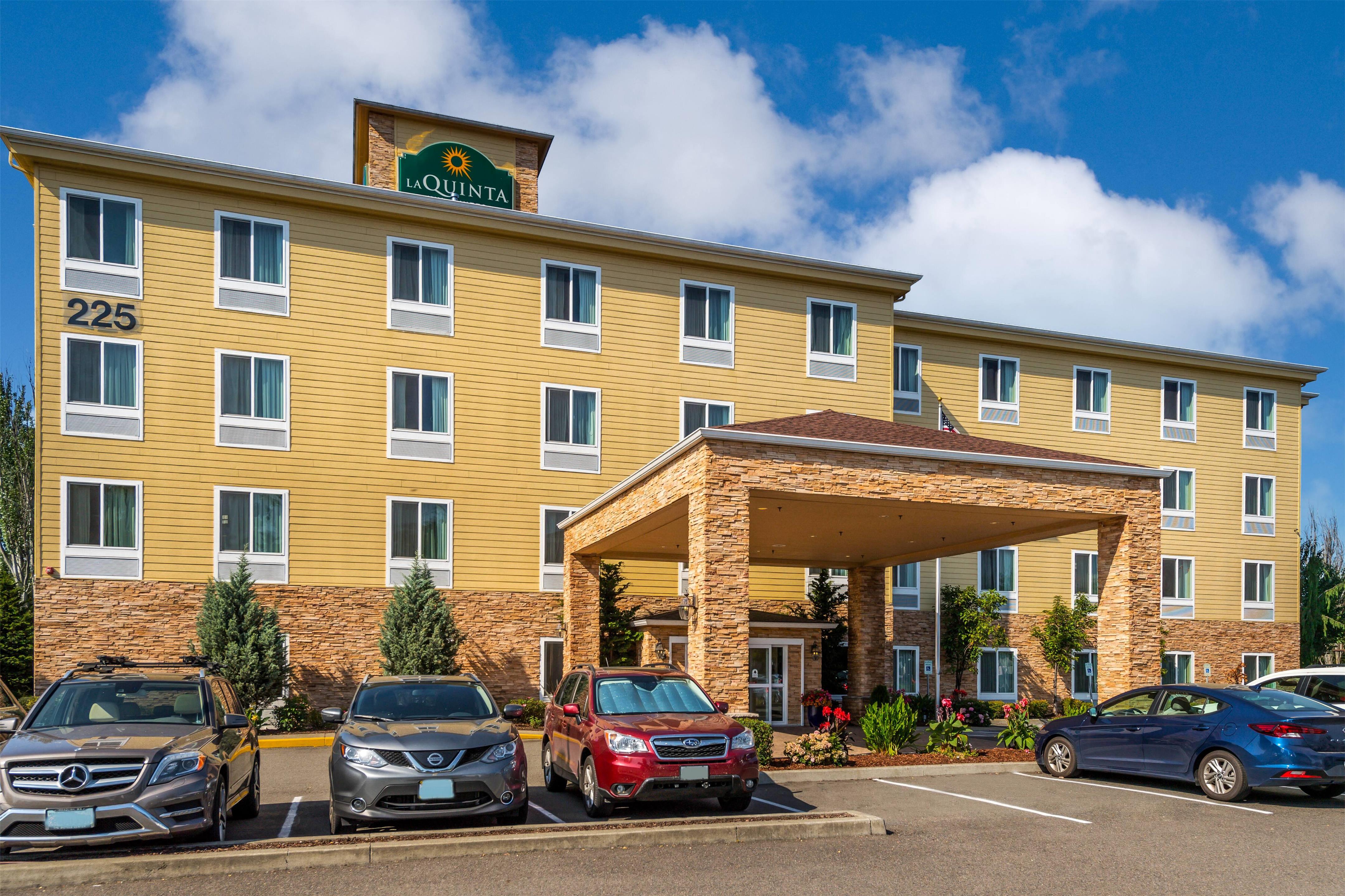 Exterior | La Quinta Inn & Suites by Wyndham Auburn
