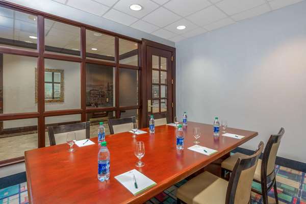  - La Quinta Inn & Suites Secaucus - I-95, Exit 17