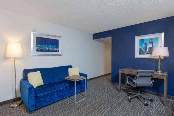 Suite - La Quinta Inn & Suites Secaucus - I-95, Exit 17