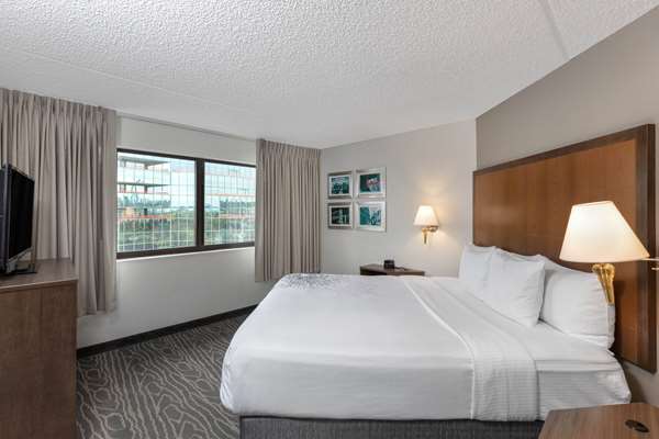 Suite - La Quinta Inn & Suites Secaucus - I-95, Exit 17