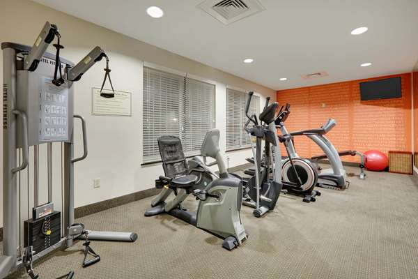 Fitness/ Exercise Room - La Quinta Inn & Suites Starkville