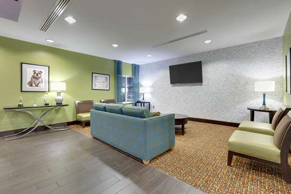 - La Quinta Inn & Suites Starkville