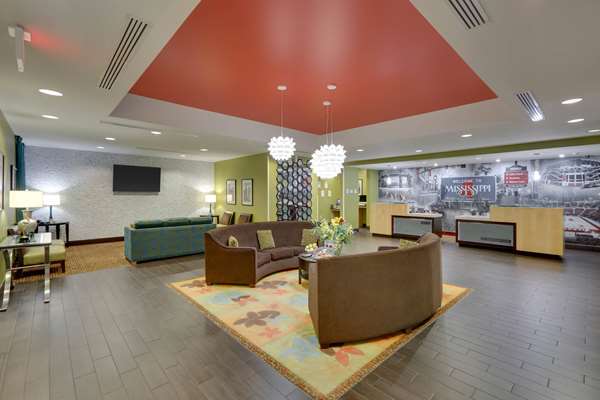  - La Quinta Inn & Suites Starkville