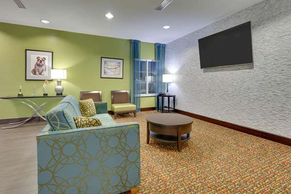  - La Quinta Inn & Suites Starkville