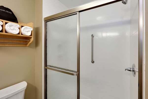  - La Quinta Inn & Suites Starkville