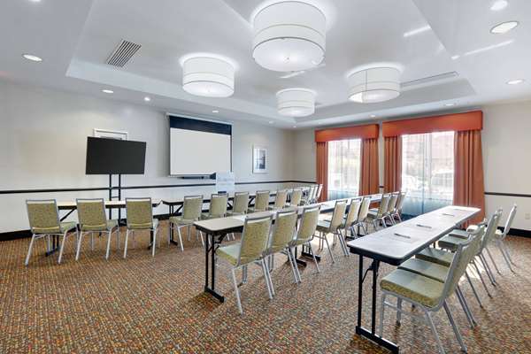  - La Quinta Inn & Suites Starkville