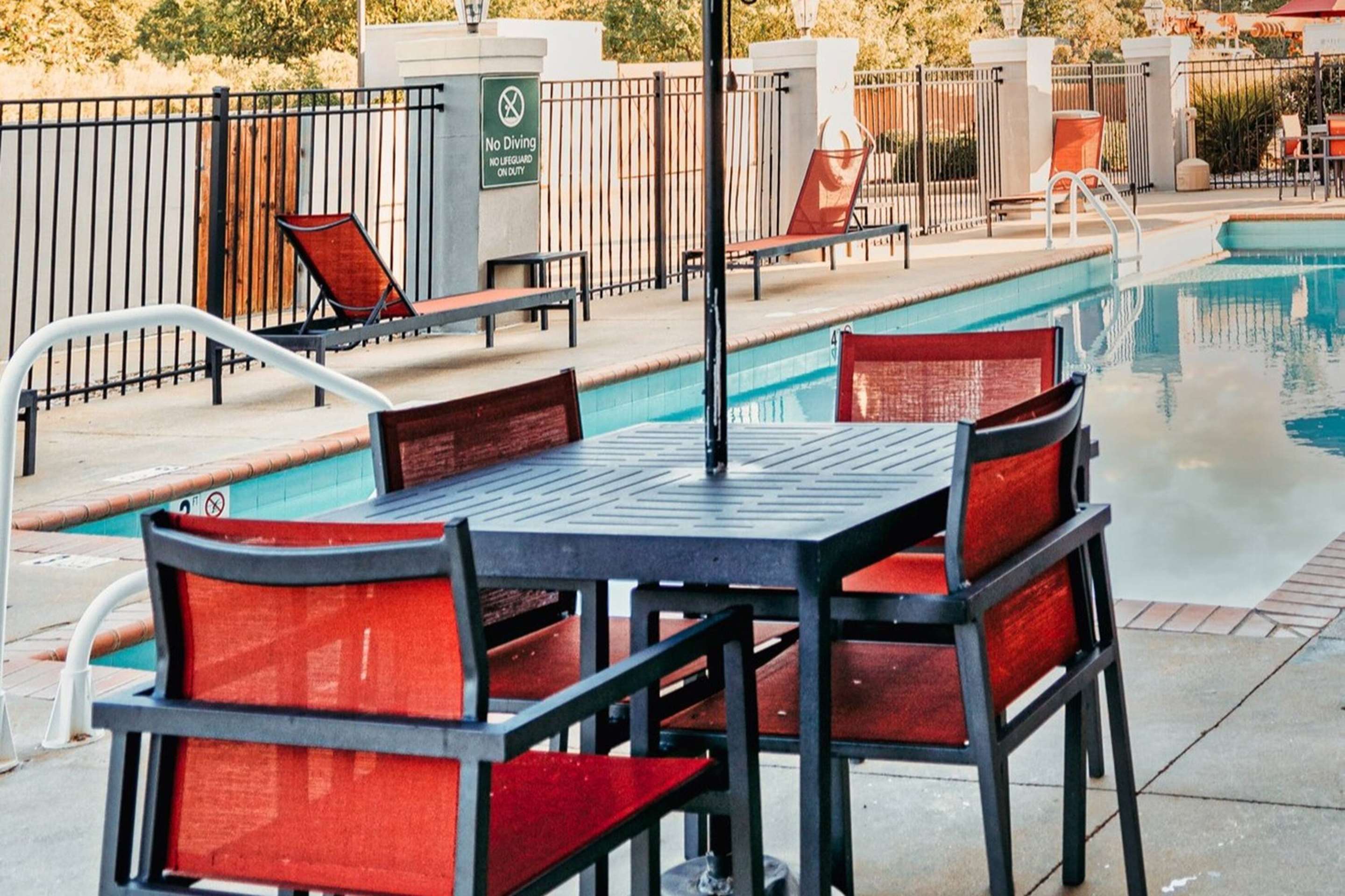 Pool | La Quinta Inn & Suites by Wyndham Starkville at MSU