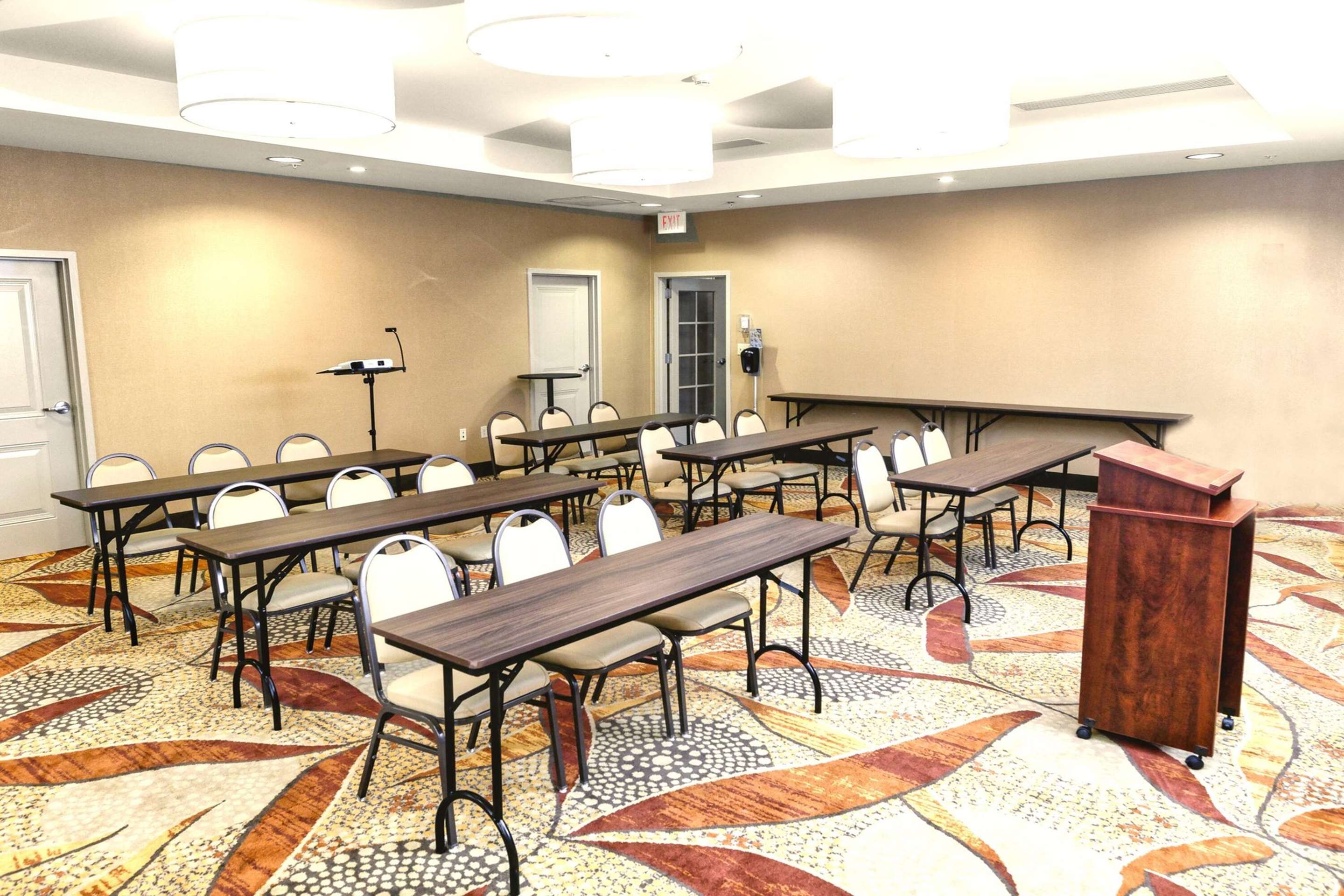 Meeting Room | La Quinta Inn & Suites by Wyndham Starkville at MSU