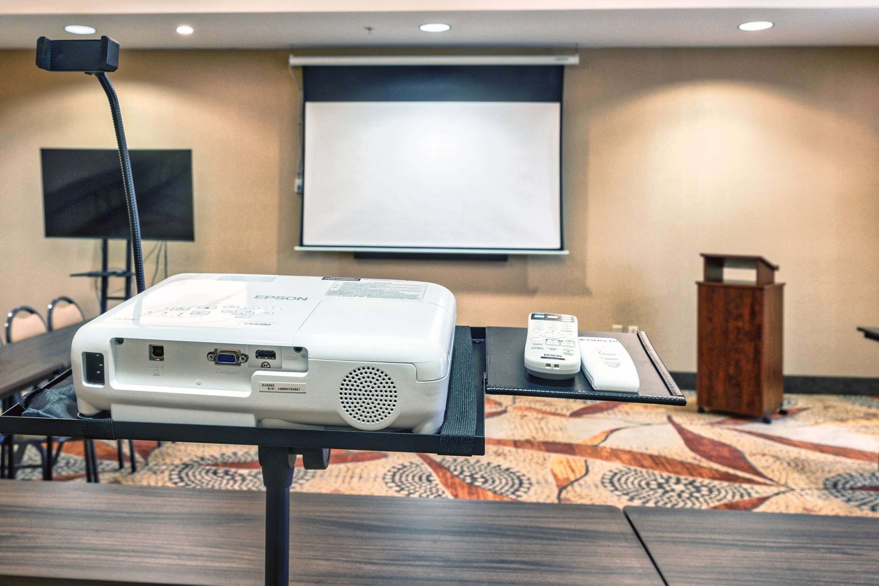 Meeting Room | La Quinta Inn & Suites by Wyndham Starkville at MSU