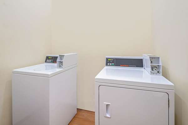 Amenities - La Quinta Inn & Suites Gonzales - I-10, Exit 177