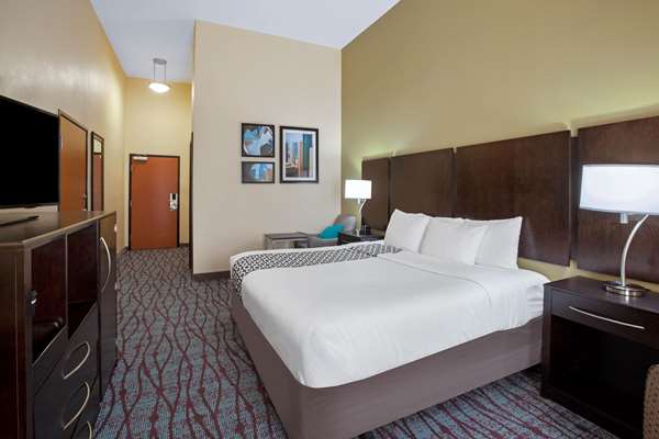  - La Quinta Inn & Suites North Pasadena