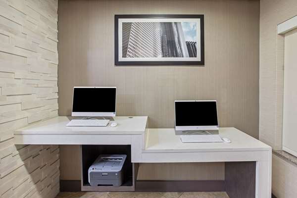 Conference Area - La Quinta Inn & Suites North Pasadena