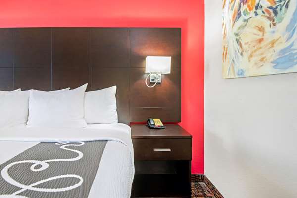  - La Quinta Inn & Suites Elk City - I-40, Exit 41