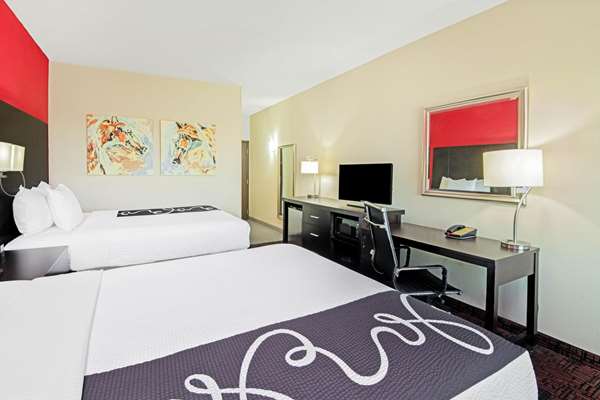  - La Quinta Inn & Suites Elk City - I-40, Exit 41