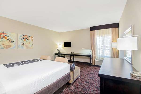  - La Quinta Inn & Suites Elk City - I-40, Exit 41