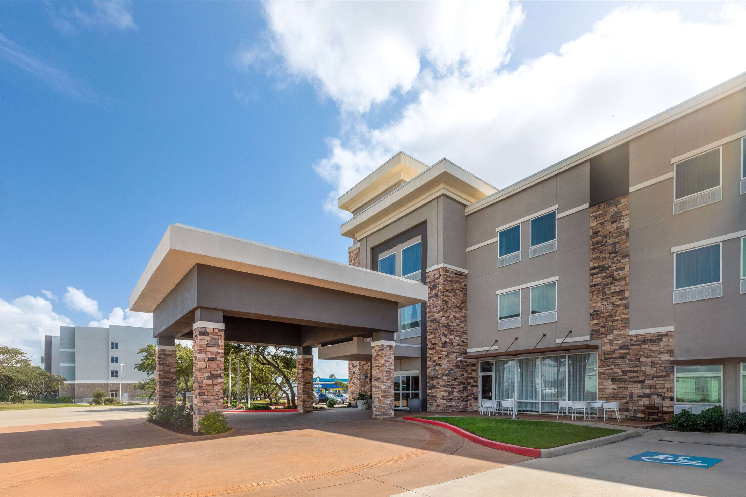 Exterior | La Quinta Inn & Suites by Wyndham Rockport - Fulton