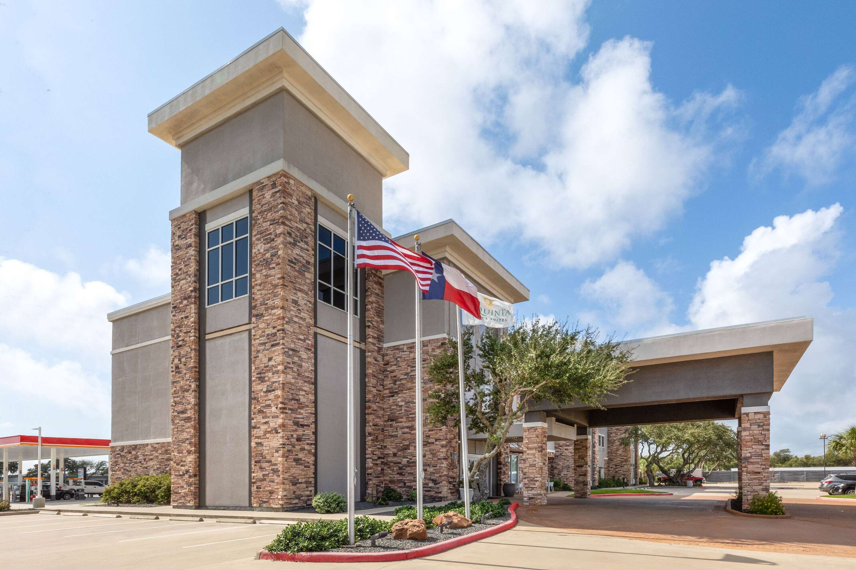 Exterior | La Quinta Inn & Suites by Wyndham Rockport - Fulton