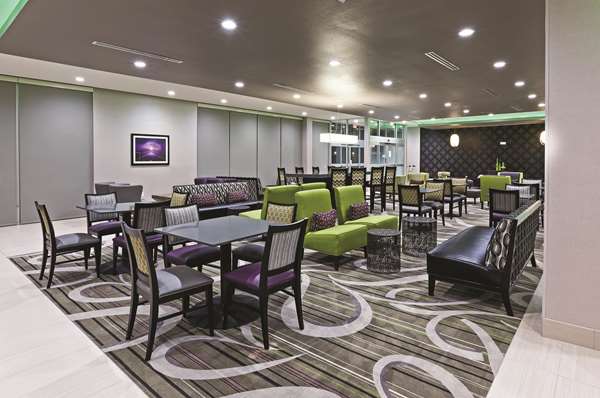  - La Quinta Inn & Suites South College Station