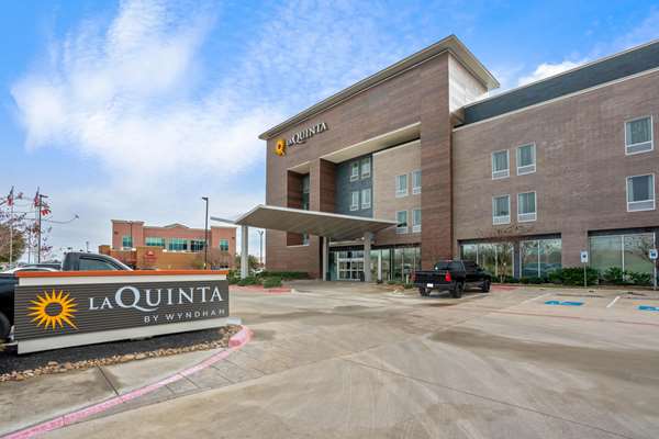 Exterior view - La Quinta Inn & Suites South College Station