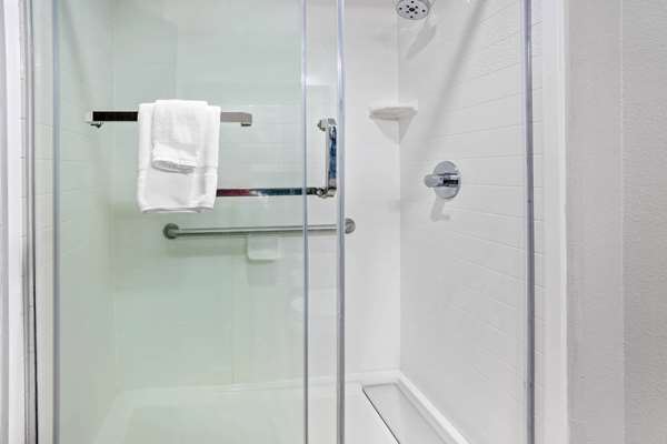  - La Quinta Inn & Suites South College Station