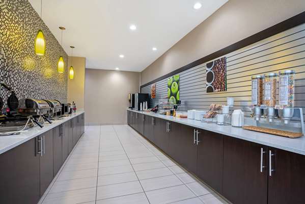  - La Quinta Inn & Suites South College Station