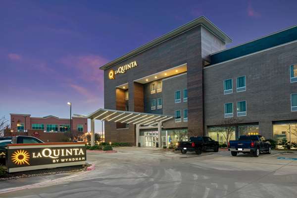 Exterior view - La Quinta Inn & Suites South College Station