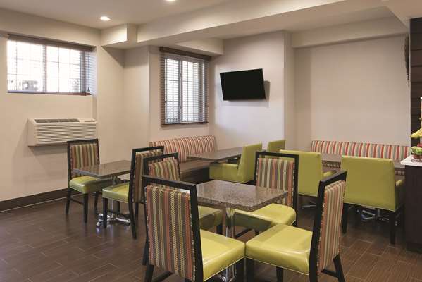  - La Quinta Inn & Suites Brooklyn