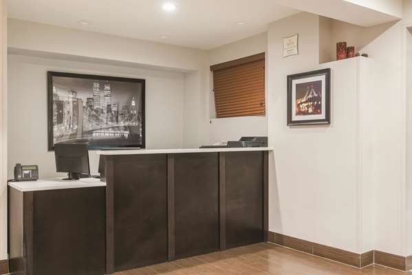  - La Quinta Inn & Suites Brooklyn