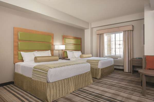  - La Quinta Inn & Suites Brooklyn