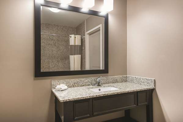  - La Quinta Inn & Suites Brooklyn