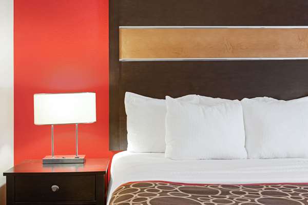  - La Quinta Inn & Suites Pearsall