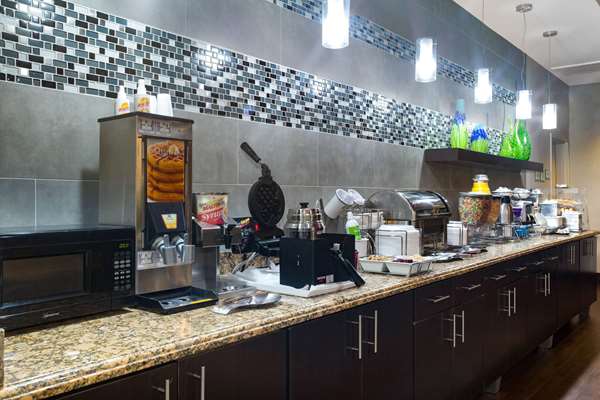  - La Quinta Inn & Suites Pearsall