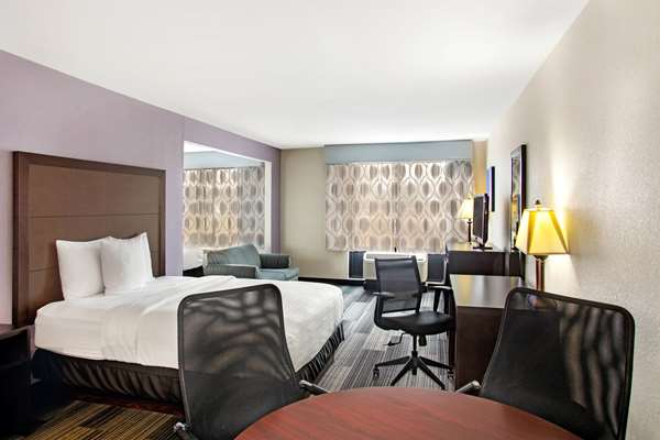Suite - La Quinta Inn & Suites SGF Airport Springfield - I-44, Exit 75
