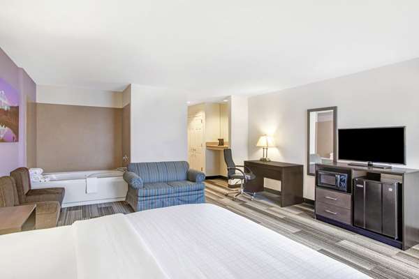 Suite - La Quinta Inn & Suites SGF Airport Springfield - I-44, Exit 75