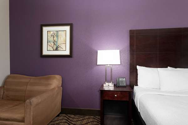 Suite - La Quinta Inn & Suites Henderson - I-76, Exit 10
