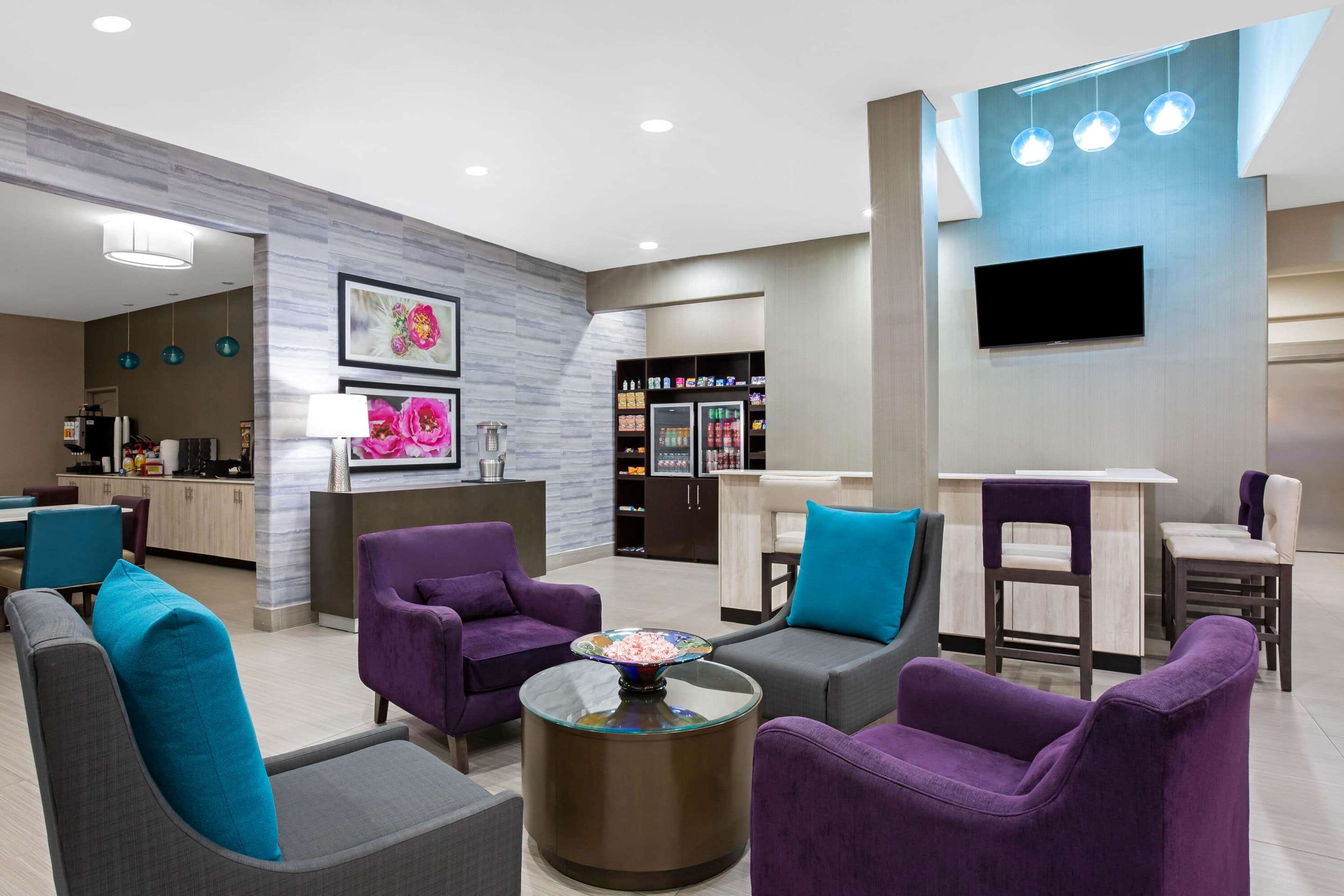 Lobby | La Quinta Inn & Suites by Wyndham Pharr North McAllen