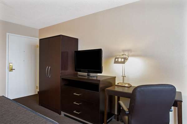  - La Quinta Inn & Suites Manchester