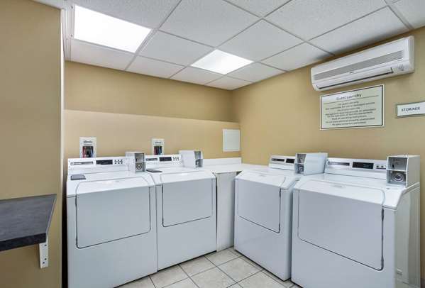  - La Quinta Inn & Suites Manchester