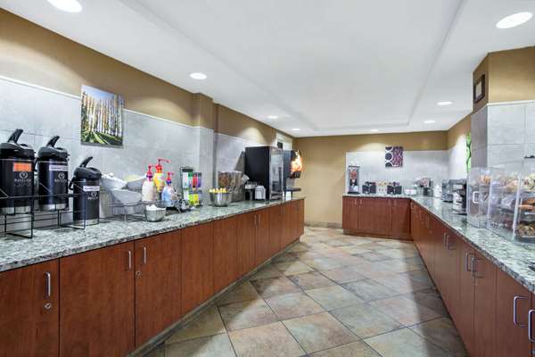  - La Quinta Inn & Suites Manchester
