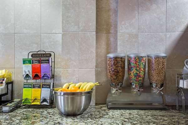  - La Quinta Inn & Suites Manchester