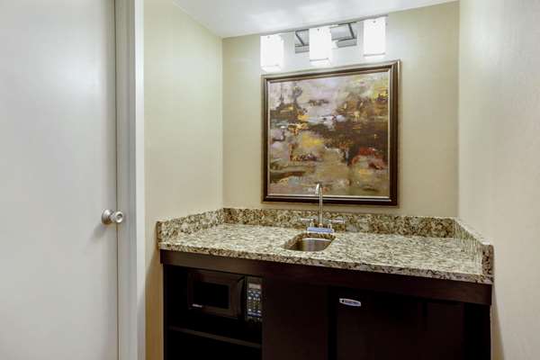  - La Quinta Inn & Suites Manchester