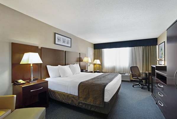  - La Quinta Inn & Suites Manchester