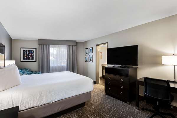  - La Quinta Inn & Suites Mission Bay San Diego - I-5, Exits 23 & 23A